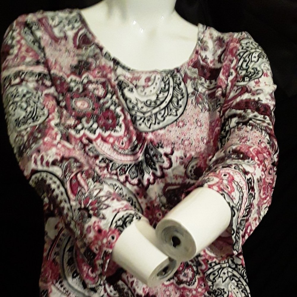 Juniors Summer Berry Crushed Paisley Top